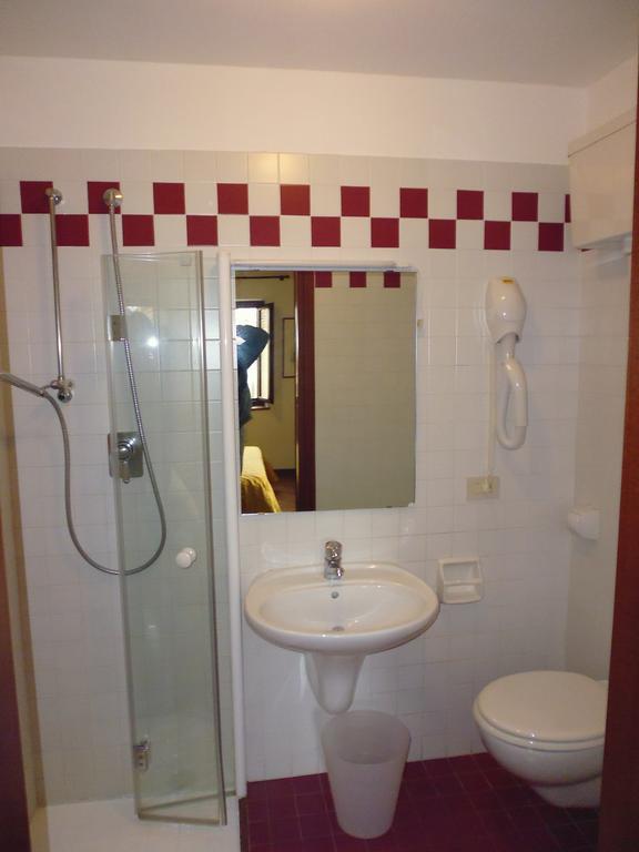 Hotel Alla Citta Di Trieste กราโด ห้อง รูปภาพ